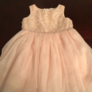 Girl’s Size 4T dress
